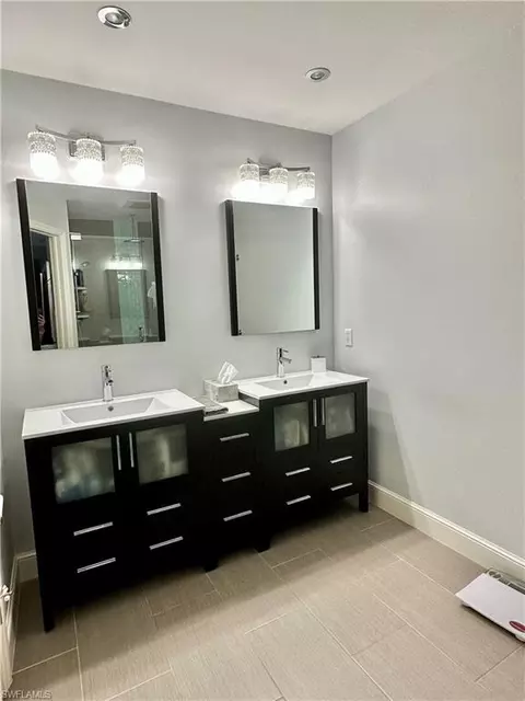 940 Hampton Cir #85, Naples, FL 34105 photo 21