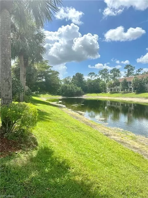940 Hampton Cir #85, Naples, FL 34105 photo 16