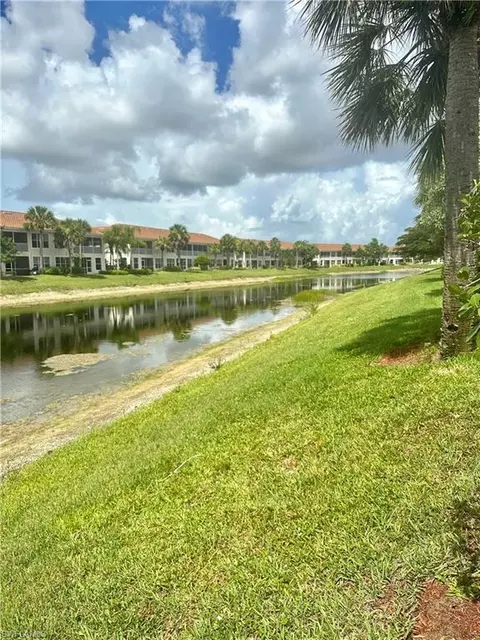 940 Hampton Cir #85, Naples, FL 34105 photo 15