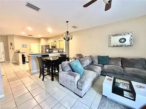 940 Hampton Cir #85, Naples, FL 34105 photo 11