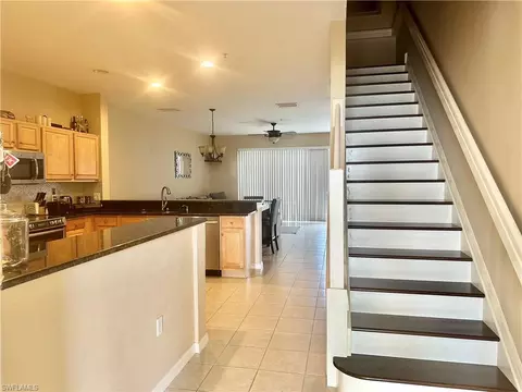940 Hampton Cir #85, Naples, FL 34105 photo 4