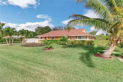 2243 Hunter Blvd #2, Naples, FL 34116