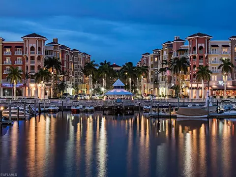 410 Bayfront Pl #2505, Naples, FL 34102