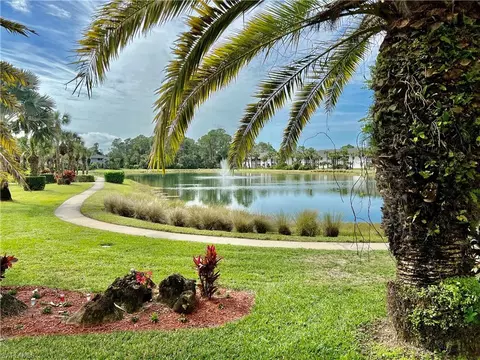 249 Gabriel Cir #7, Naples, FL 34104