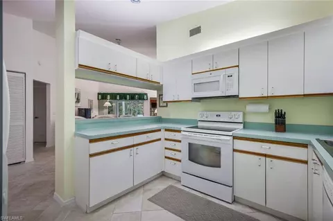 Kitchen - 21713 Sungate Ct, Estero, FL 33928 photo 1 of 2