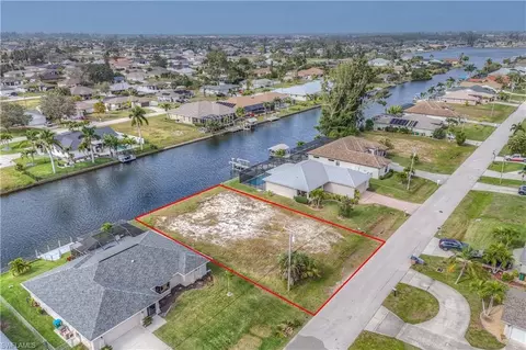 1430 SW 4th Ct, Cape Coral, FL 33991