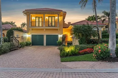 2749 Medallist Ln, Naples, FL 34109