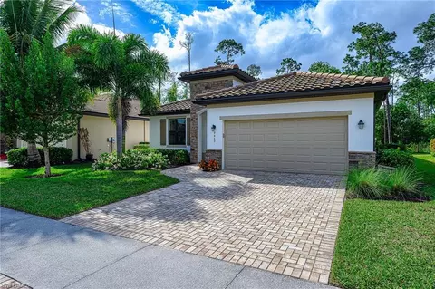 9469 Foxglove Ln, Naples, FL 34120