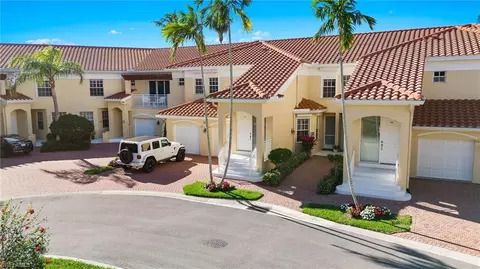 300 L Ambiance Cir #3-204, Naples, FL 34108