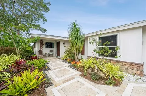24 Maui Cir #24, Naples, FL 34112