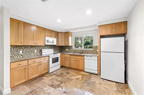 Kitchen - 3200 Binnacle Dr #I1, Naples, FL 34103 photo 1 of 3