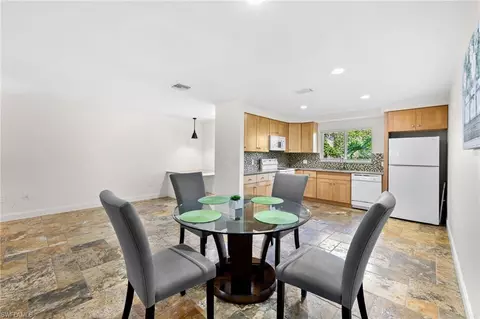 Dining - 3200 Binnacle Dr #I1, Naples, FL 34103 photo 4 of 4