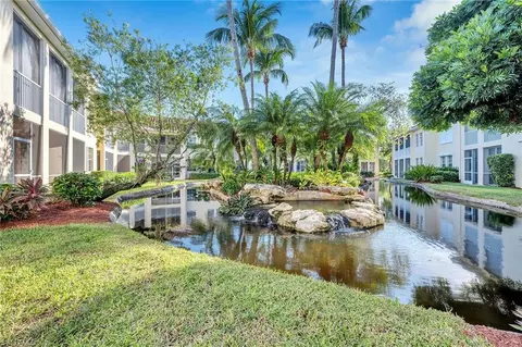600 L Ambiance Cir #6-205, Naples, FL 34108