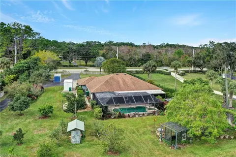 1930 Oakes Blvd, Naples, FL 34119