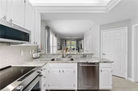 8161 Twelve Oaks Cir #511, Naples, FL 34113 photo 8