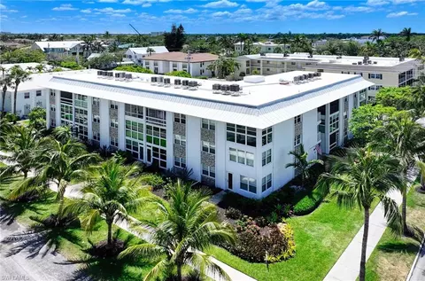 1021 3rd St S #304, Naples, FL 34102