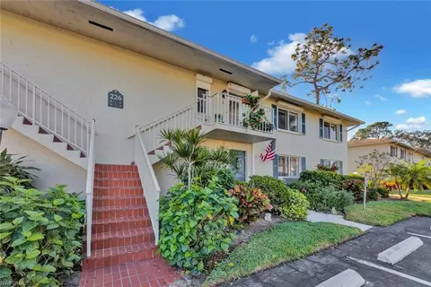 226 Memory Ln #2, Naples, FL 34112