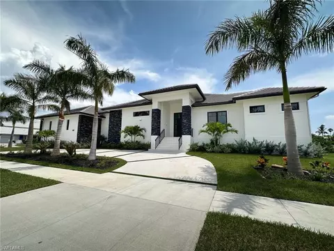 1021 W Inlet Dr, Marco Island, FL 34145