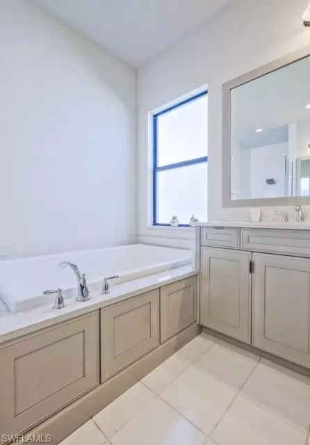 Bath - 4649 Azalea Dr, Naples, FL 34119 photo 2 of 5