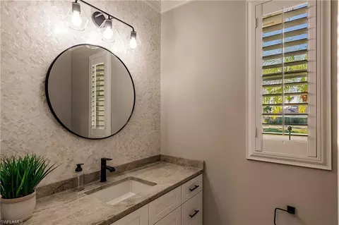 10882 Vanderbilt Dr, Naples, FL 34108 photo 9