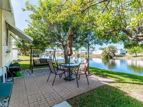 Exterior - 137 Cape Sable Dr, Naples, FL 34104 photo 6 of 8