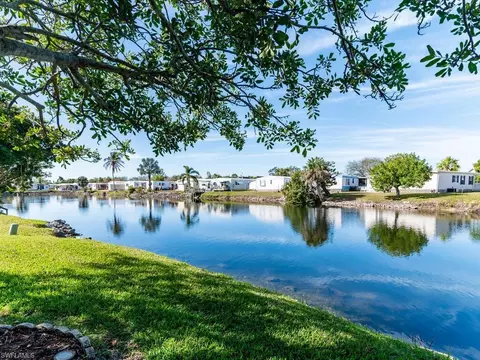 View/Area - 137 Cape Sable Dr, Naples, FL 34104 photo 2 of 3