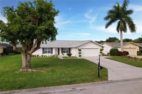 118 Debron Dr, Naples, FL 34112 photo 2