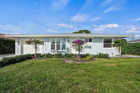 529 100th Ave N, Naples, FL 34108