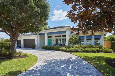 4022 Old Trail Way, Naples, FL 34103