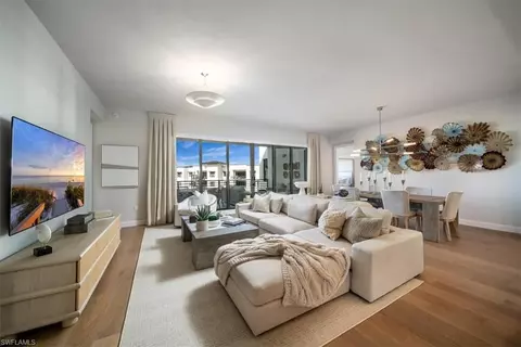 1125 Central Ave #568, Naples, FL 34102