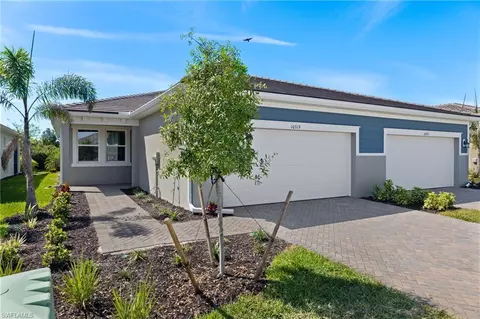 10319 Bonavie Cove Dr, Fort Myers, FL 33966
