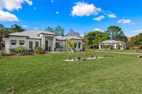 105 14th St NE, Naples, FL 34120