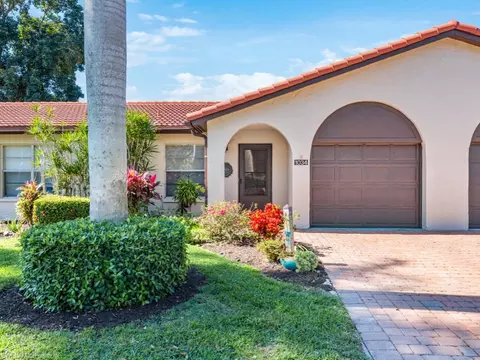 1034 Forest Lakes Dr #10-C, Naples, FL 34105