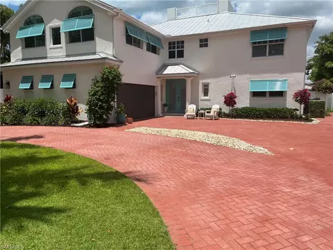 1243 12th Ave N, Naples, FL 34102