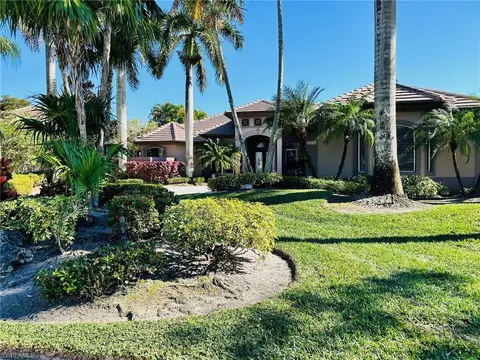 2948 Gardens Blvd, Naples, FL 34105