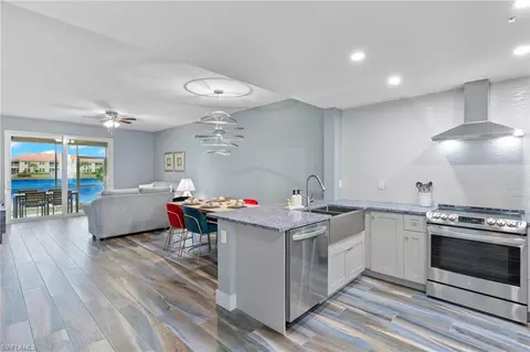 6270 Huntington Lakes Cir #101, Naples, FL 34119