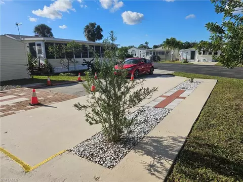 11 Pearl Dr, Naples, FL 34114