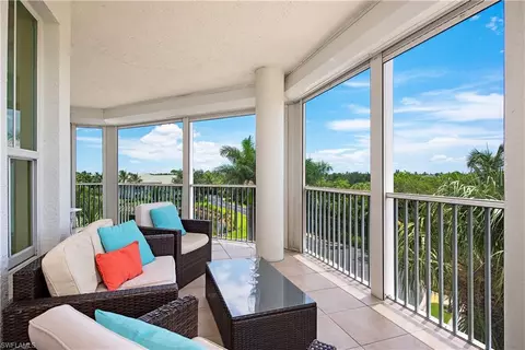 300 Dunes Blvd #301, Naples, FL 34110