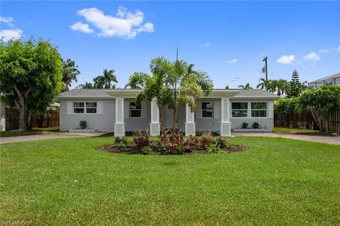 1268 14th Ave N, Naples, FL 34102