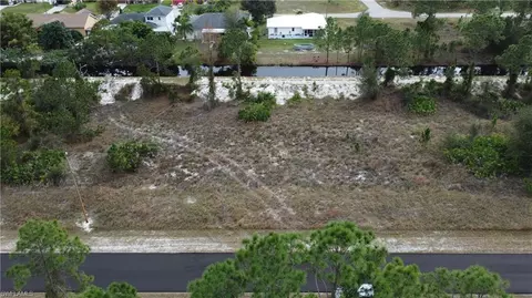 1214 Edelweiss St E, Lehigh Acres, FL 33974