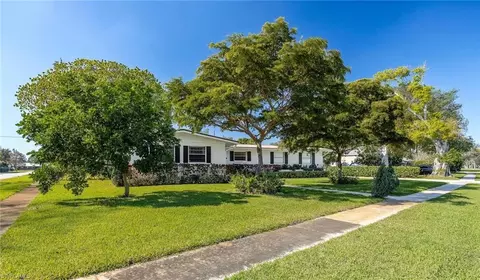 Exterior - 250 E Circle Dr, Clewiston, FL 33440 photo 2 of 10