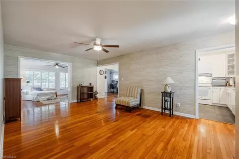 Living - 250 E Circle Dr, Clewiston, FL 33440 photo 2 of 10