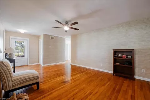 Living - 250 E Circle Dr, Clewiston, FL 33440 photo 7 of 10