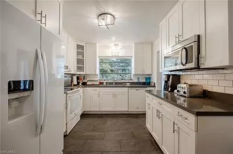 Kitchen - 250 E Circle Dr, Clewiston, FL 33440 photo 1 of 5
