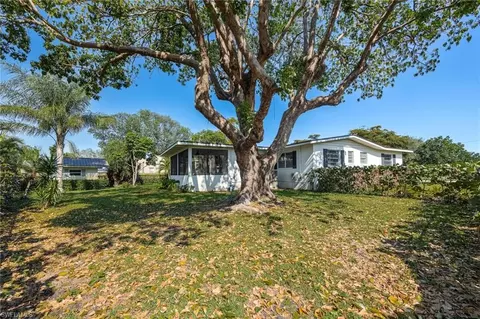 Exterior - 250 E Circle Dr, Clewiston, FL 33440 photo 6 of 10
