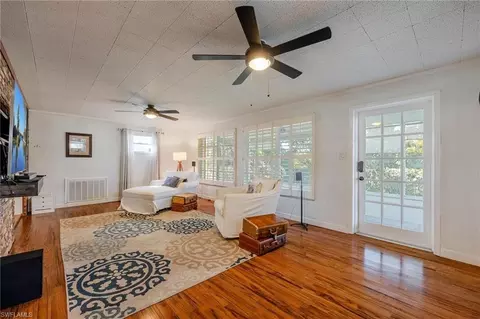 Living - 250 E Circle Dr, Clewiston, FL 33440 photo 10 of 10
