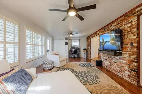 Living - 250 E Circle Dr, Clewiston, FL 33440 photo 4 of 10