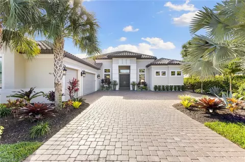 9018 Sorreno Ct, Naples, FL 34119