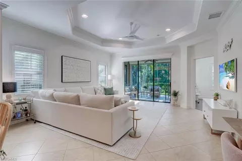 10033 Montevina Dr, Estero, FL 33928 photo 4