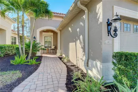 10033 Montevina Dr, Estero, FL 33928 photo 2